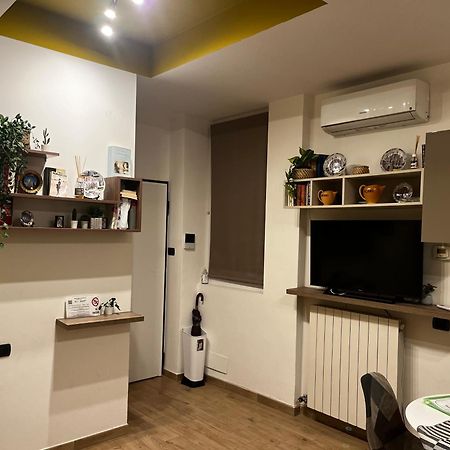 Nel Quartiere Bayres Suite Completamente Rinnovata Milan Exterior photo