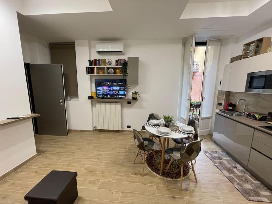 Nel Quartiere Bayres Suite Completamente Rinnovata Milan Exterior photo