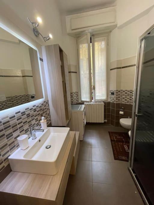 Nel Quartiere Bayres Suite Completamente Rinnovata Milan Exterior photo